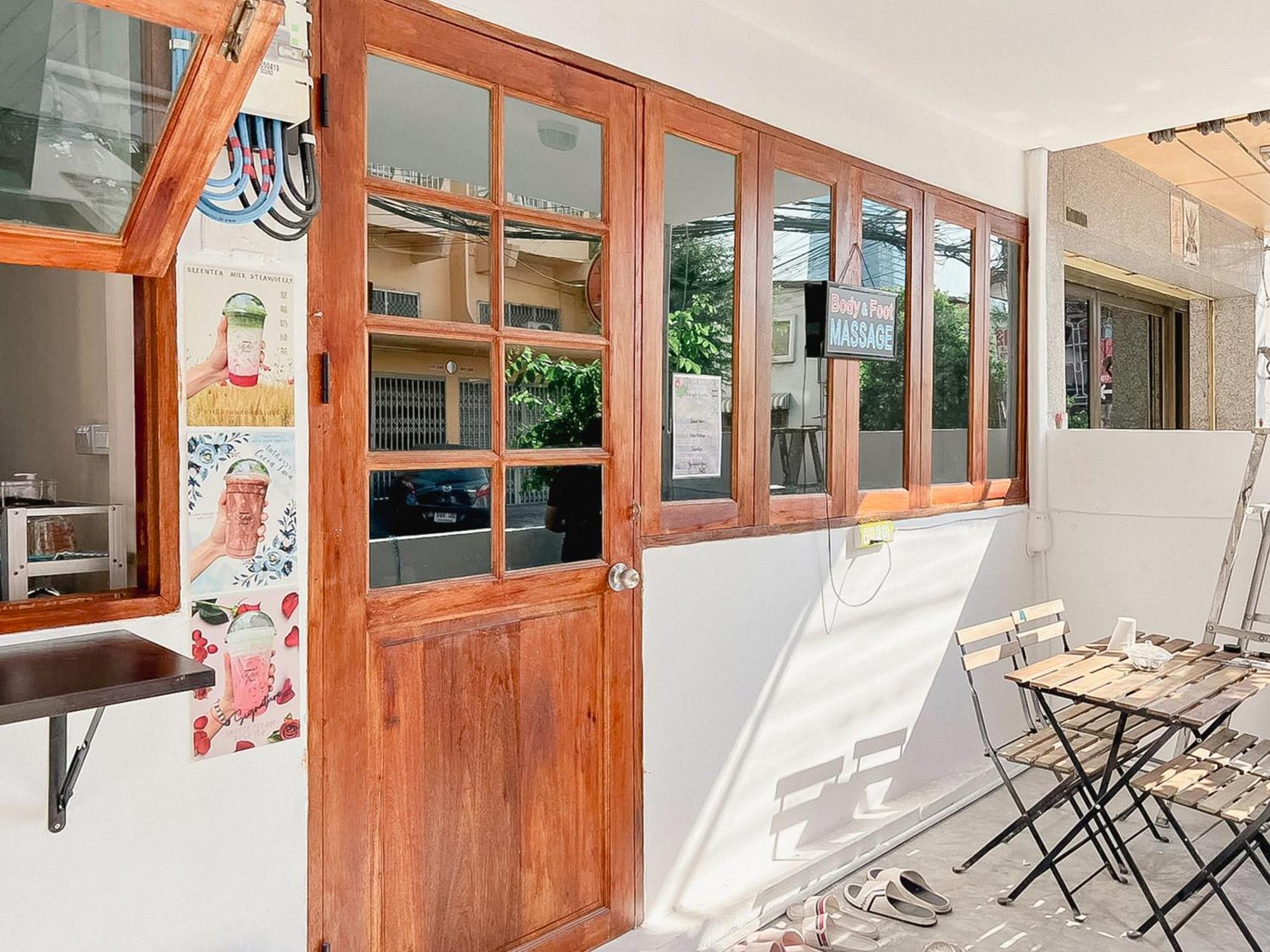 Moochi Relax L'assommior Khách sạn Bangkok